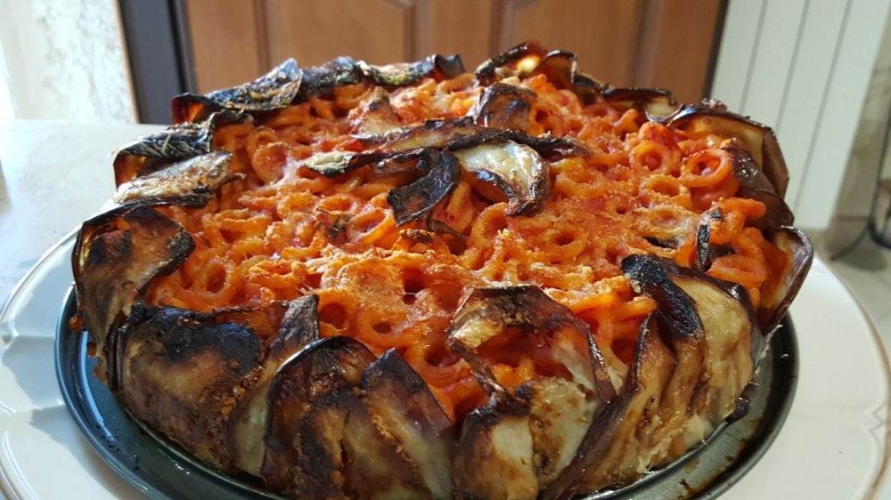 Anelletti siciliani con melanzane