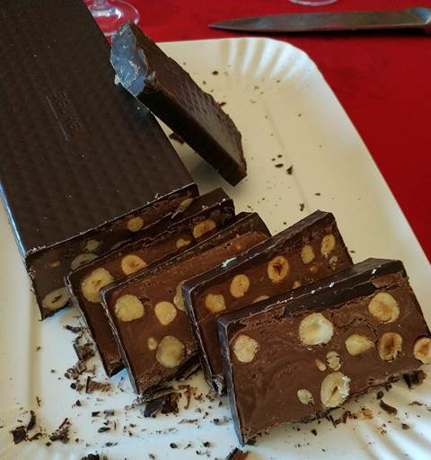Torrone di cioccolato e nocciole